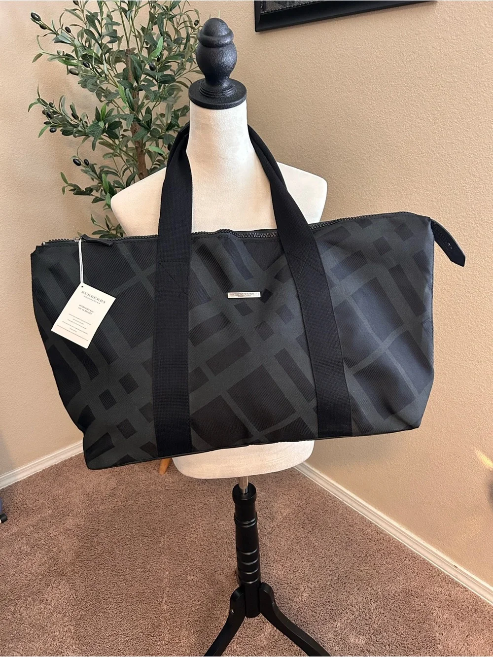 Burberry Fragrance Bag Black Plaid Reversible Weekend XL Tote New - Picture 1 of 9